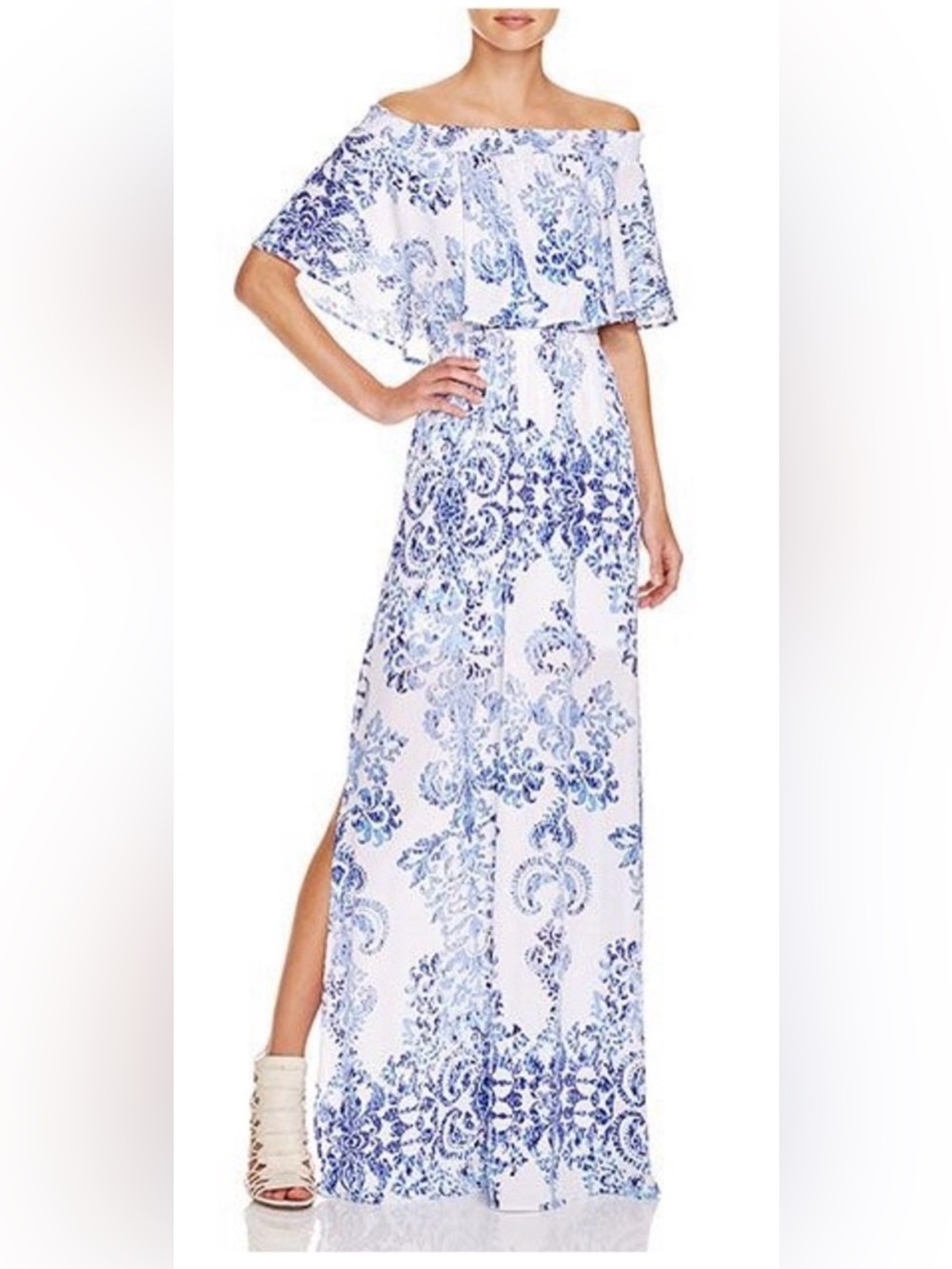 Show me your Mumu Off-Shoulder Blue & White Floral Maxi Dress size small